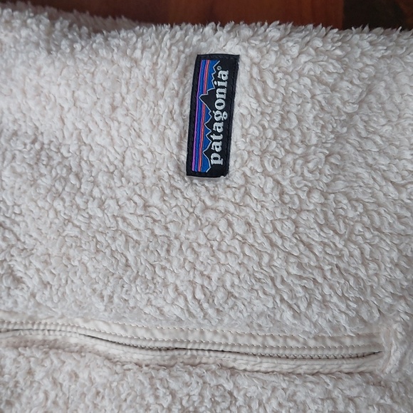 Patagonia Teddy Quarter Zip - Picture 2 of 8
